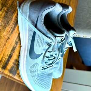 Women’s Nike shoes . Size 7.
